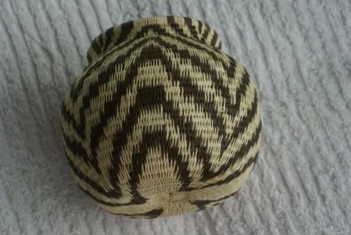 Colorful Highly Collectible & Unique American Indian Wounaan Hösig Di Tightly Woven basket Geometric Earthtones Zigzag Motif 300A2 DARIEN RAINFOREST JUNGLE PANAMA MUSEUM QUALITY MINUTE MINUSCULE WEAVE