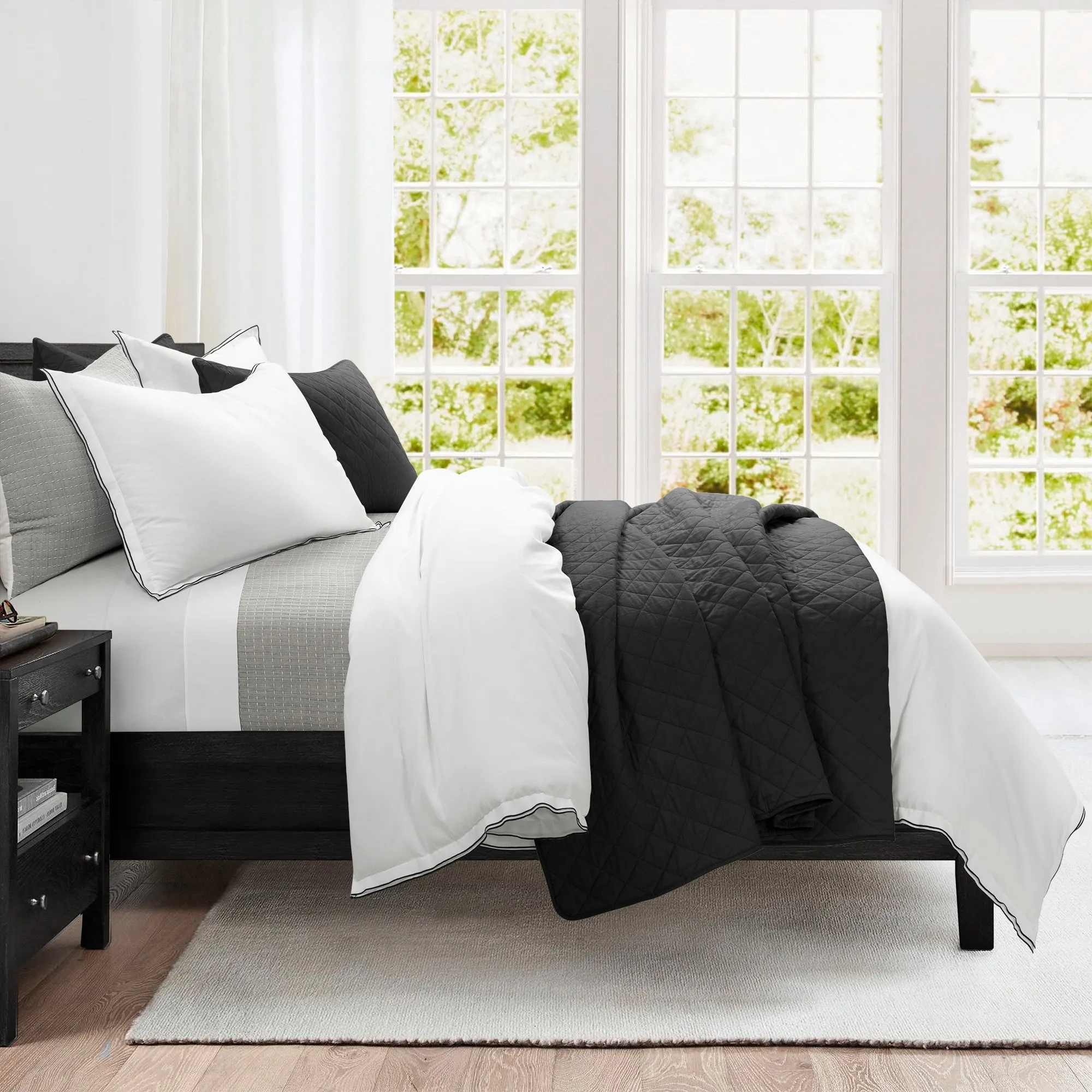 Hampton Double Flange Embroidered Contrast Edge Duvet Cover Set