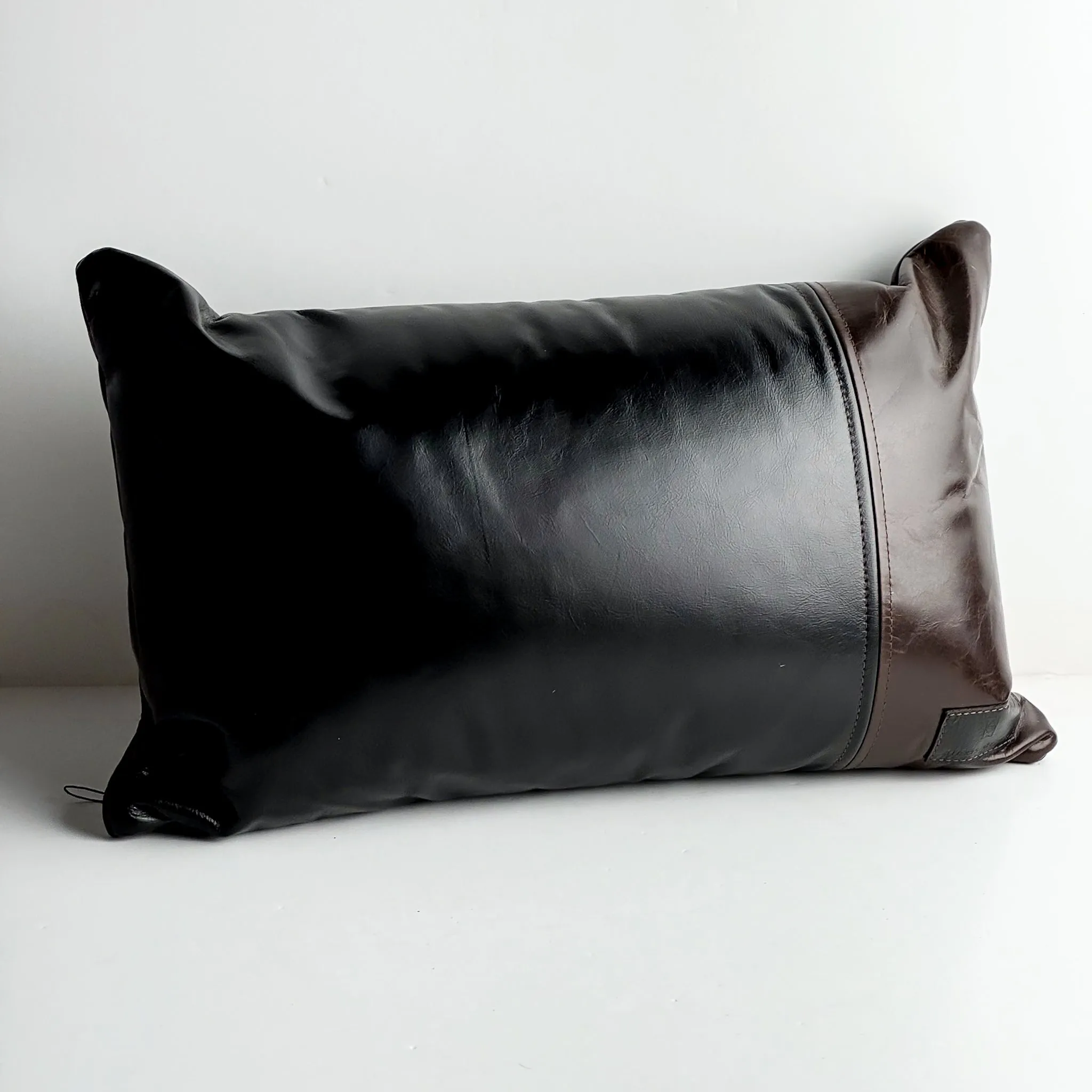 Home Collection | Small Lumbar Pillow | Black   Rocky