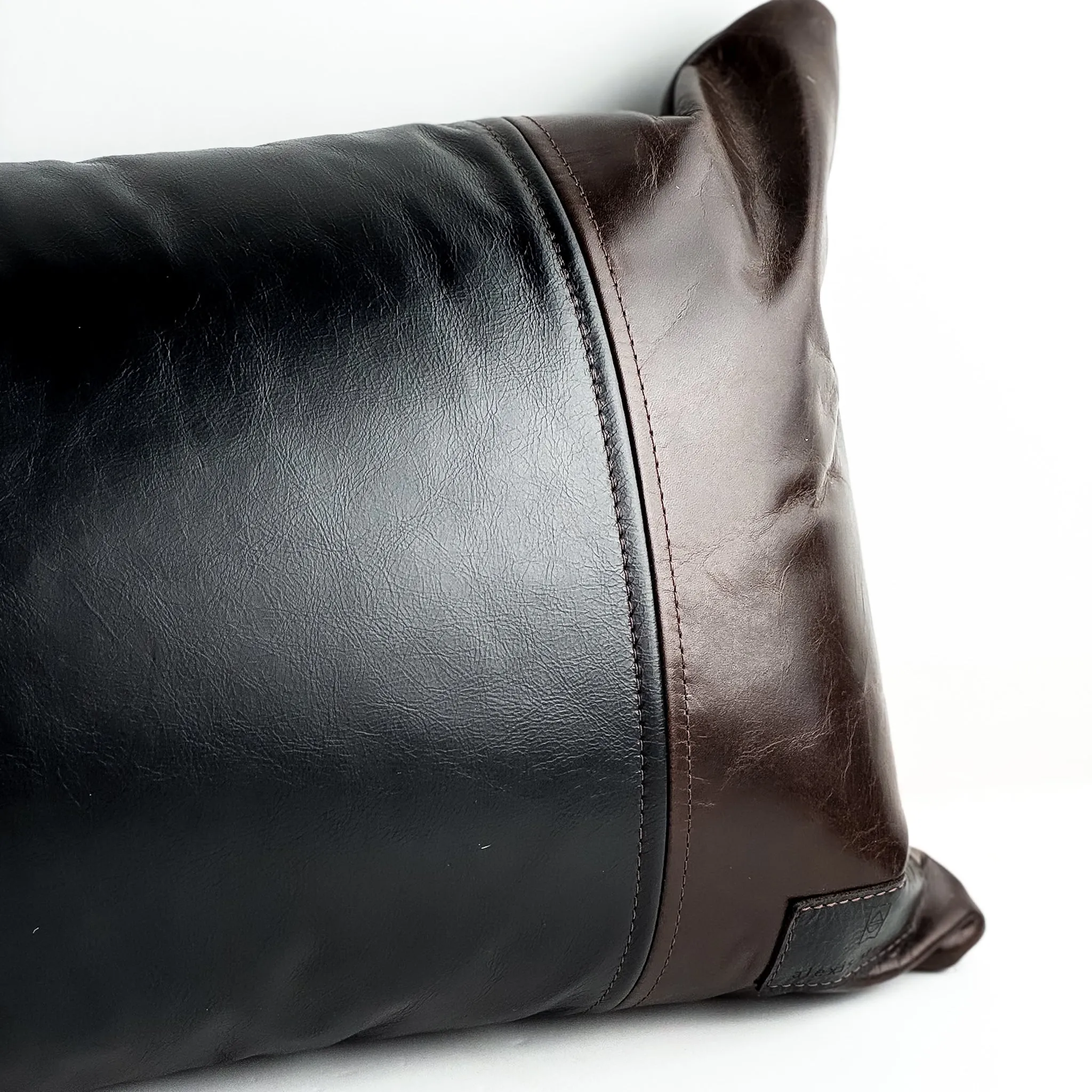 Home Collection | Small Lumbar Pillow | Black   Rocky