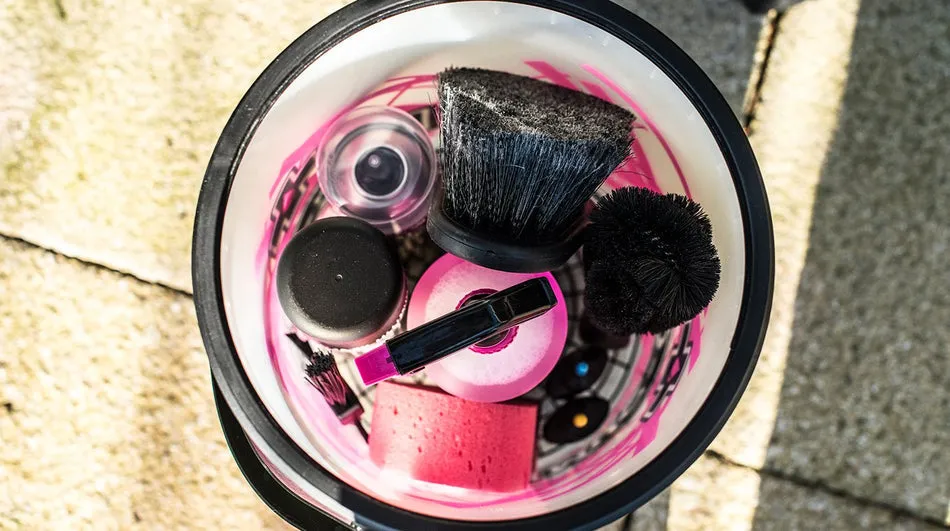 Muc-Off Bicycle Dirt Bucket With Filth Filter Bundle