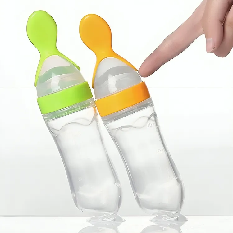 Squeezing Feeding Bottle with Spoon